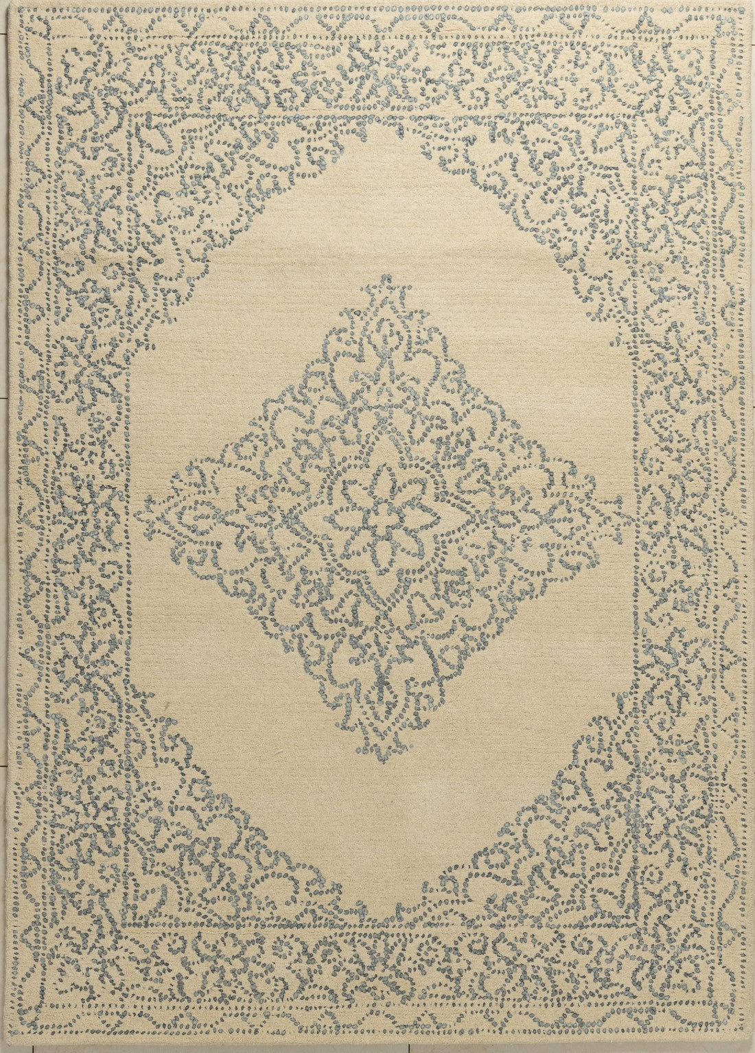 The Silent Heirloom - Artisan Wool Carpet - 100% Wool - 8*5