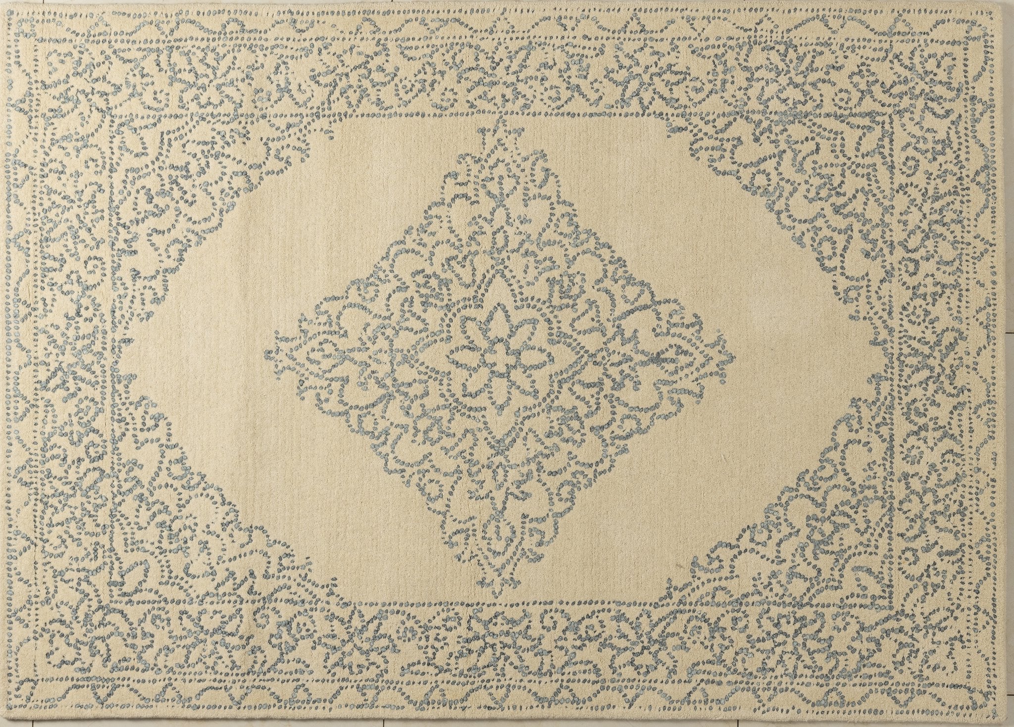 The Silent Heirloom - Artisan Wool Carpet - 100% Wool - 8*5