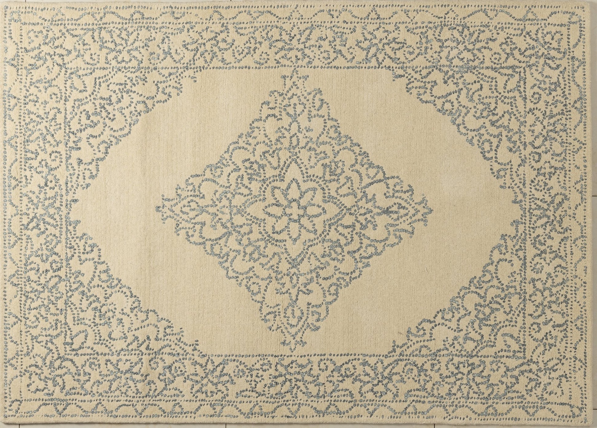 The Silent Heirloom - Artisan Wool Carpet - 100% Wool - 8*5