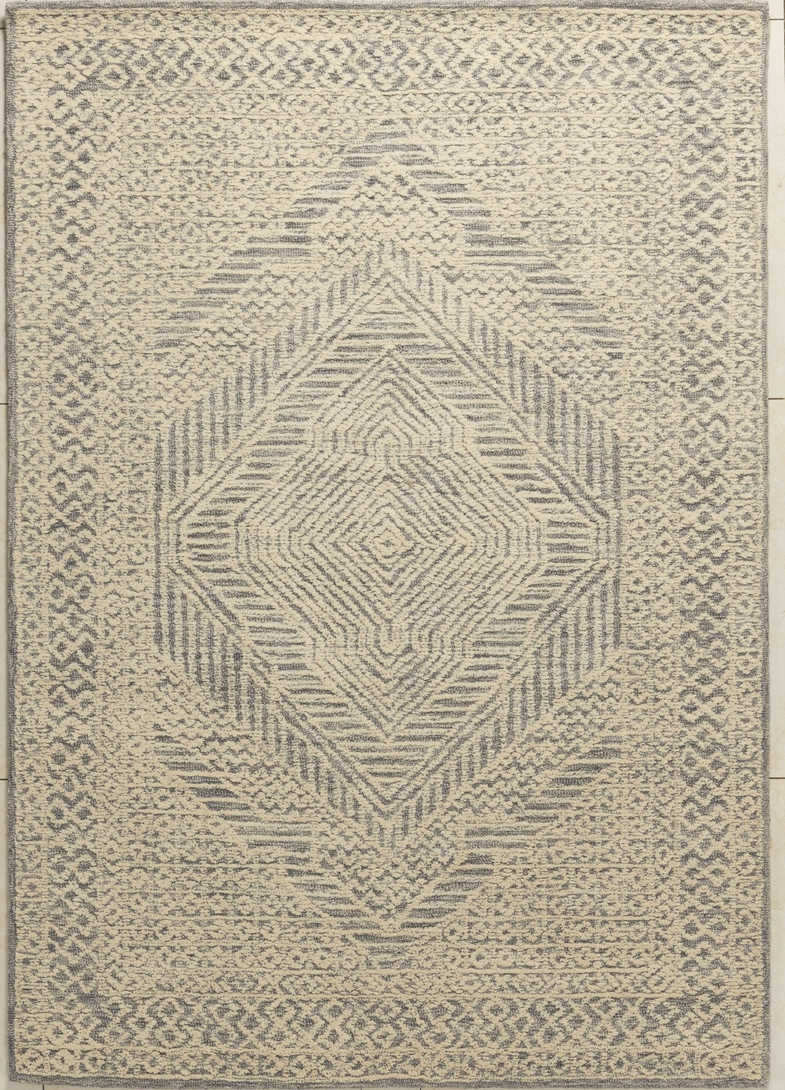 Muted Diamond – Artisans Wool Carpet - 100% Wool - 8*5