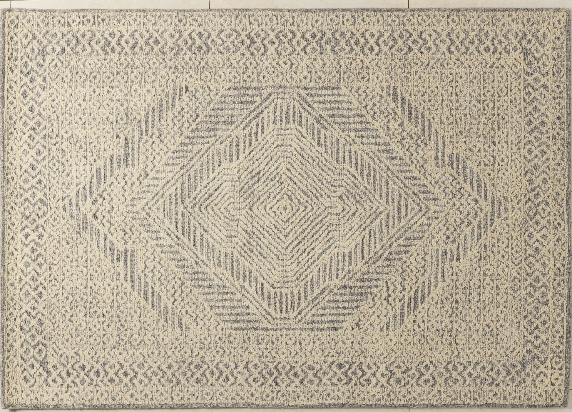 Muted Diamond – Artisans Wool Carpet - 100% Wool - 8*5
