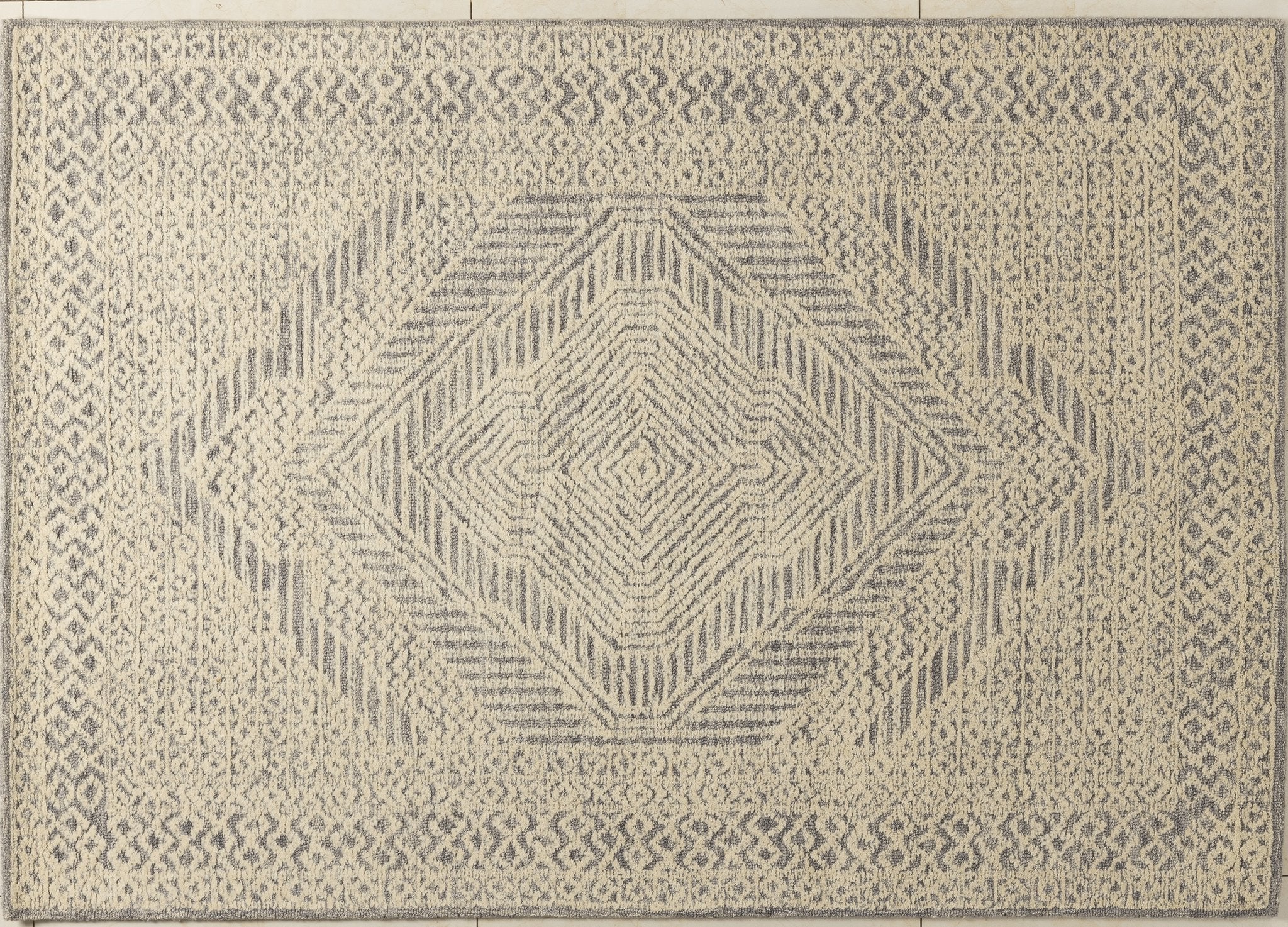 Muted Diamond – Artisans Wool Carpet - 100% Wool - 8*5